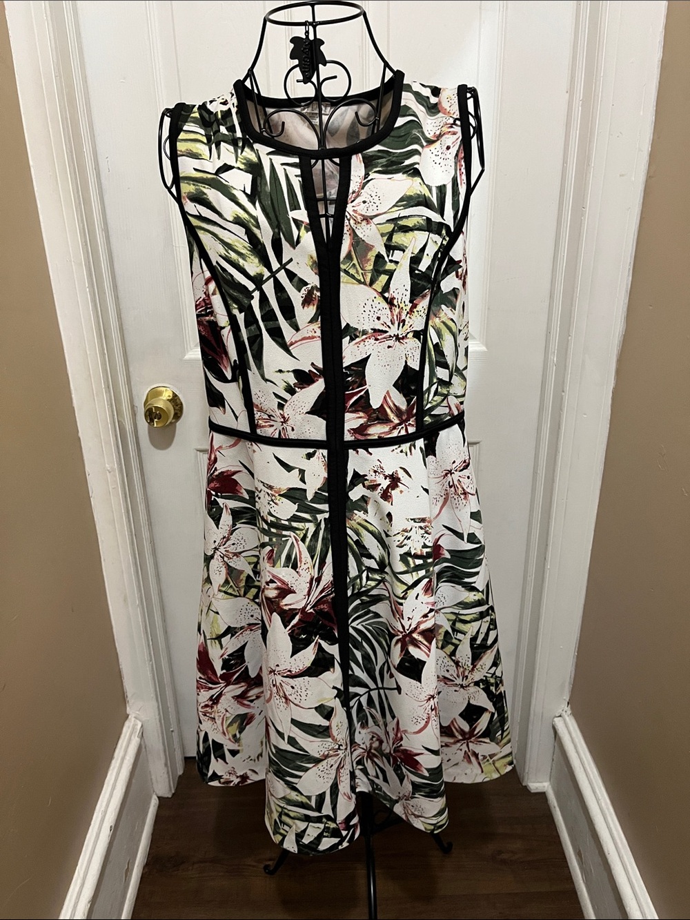 Spense White Floral Maxi Dress with Black Trim and Green Leaves
